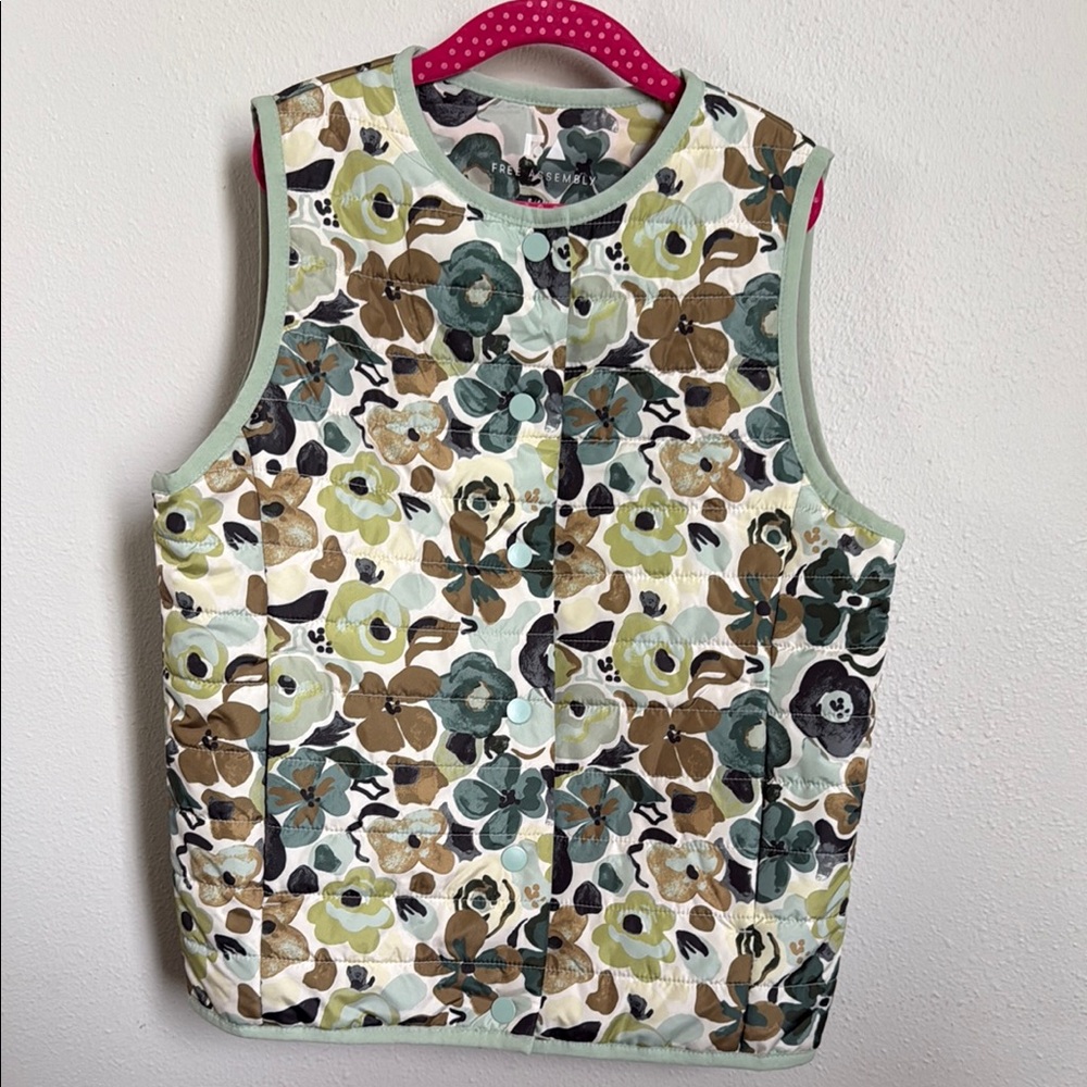 Free Assembly Floral Vest
